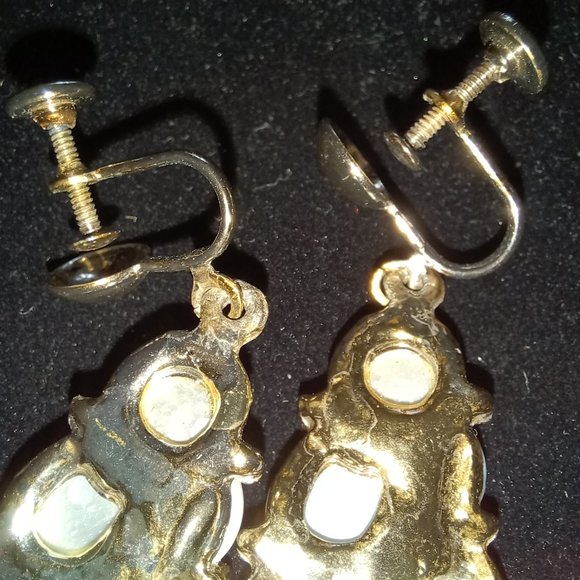 Vintage Mother of Pearl screwback earrings - Picture 3 of 6